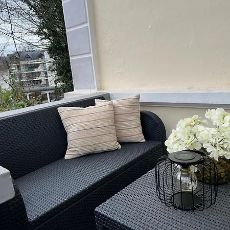 2 Mercedes Balkon Zentrum Parkplatz * Bad Pyrmont